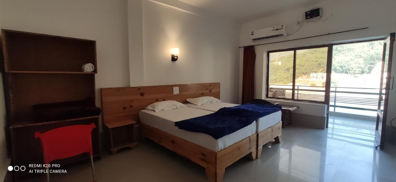 H7 Stay On The Ganges, Yoga & Spa Resort, Rishīkesh Eksteriør billede